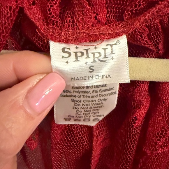 Spirit Red Lace cape - Picture 2 of 6